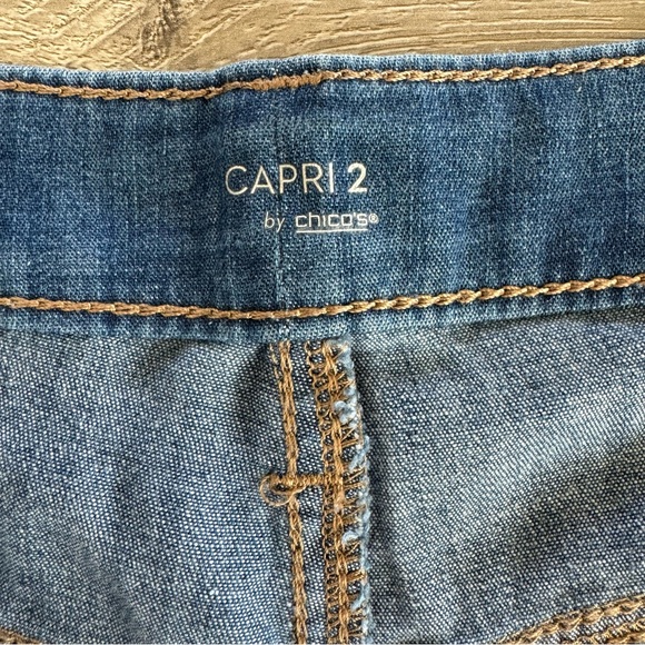 Chicos Lightweight Denim Wide Leg Culotte Crop Capri Jeans Size 2 US Large/12 - Picture 4 of 14
